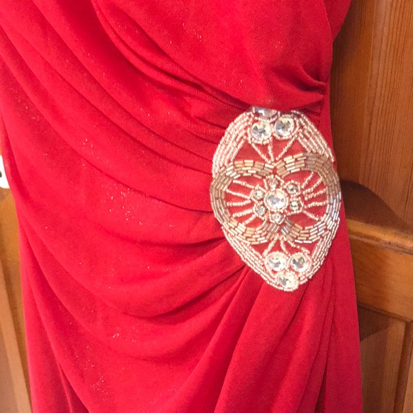 Red strapless cocktail - Picture 3 of 6